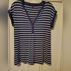 Cable & Gauge Striped V Neck Top Size Small